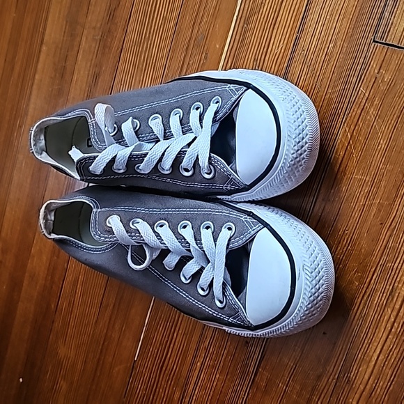 Converse shoes - Picture 6 of 9